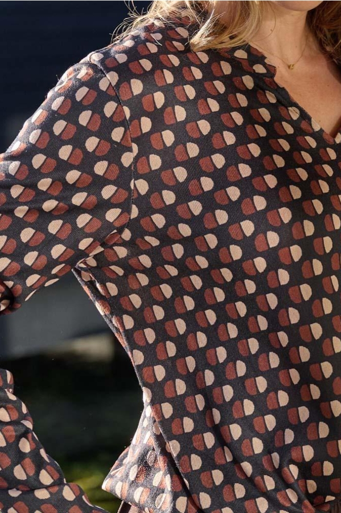 FOS Amsterdam zwarte dames top | Close up