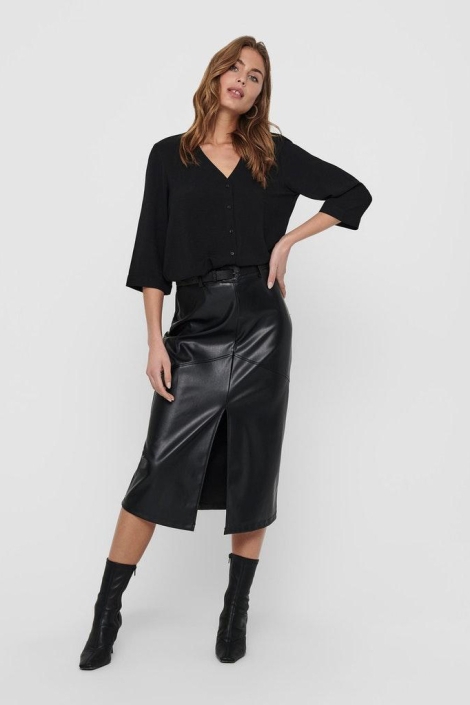 Jacqueline de Yong zwarte dames blouse | Model