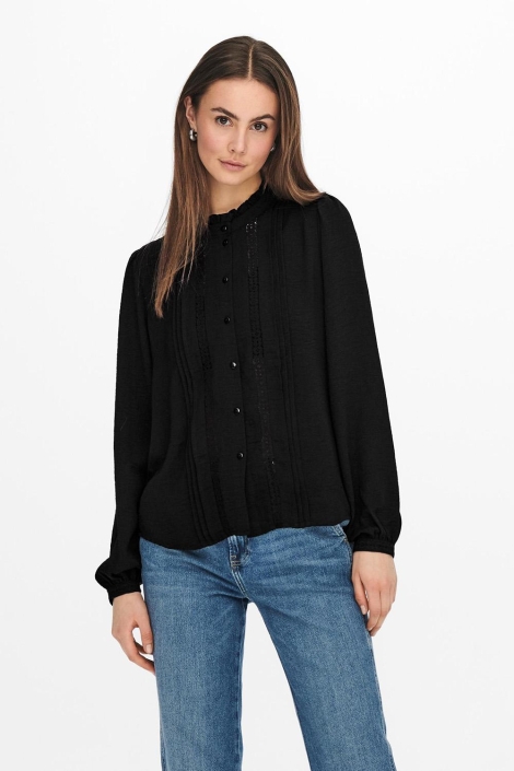 Jacqueline de Yong zwarte dames blouse | Model vooraanzicht