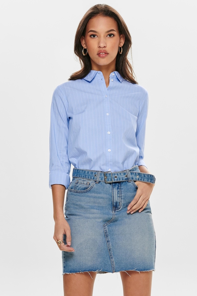 Jacqueline de Yong blauwe dames blouse | Model vooraanzicht