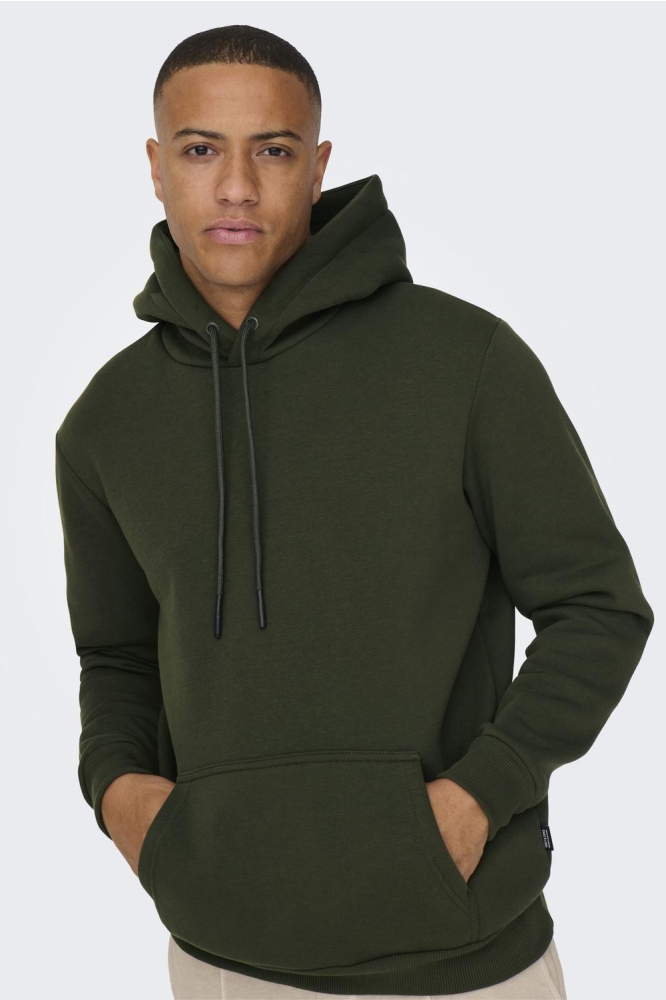 Only & Sons groene heren sweater | Model vooraanzicht