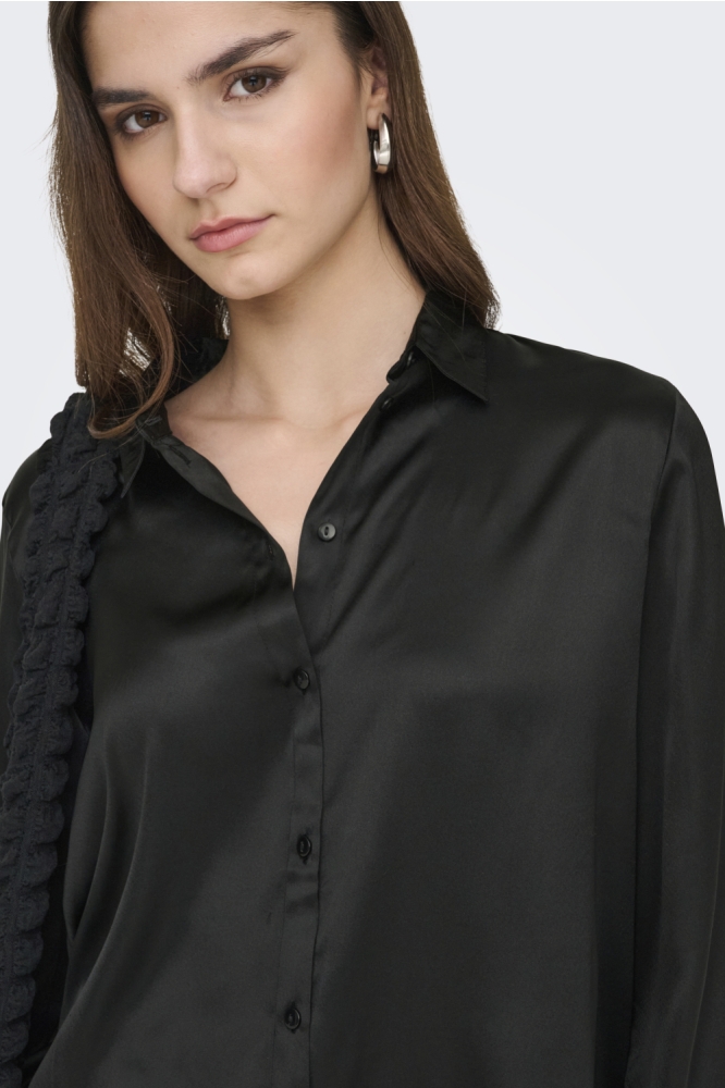 Jacqueline de Yong zwarte dames blouse | Model vooraanzicht