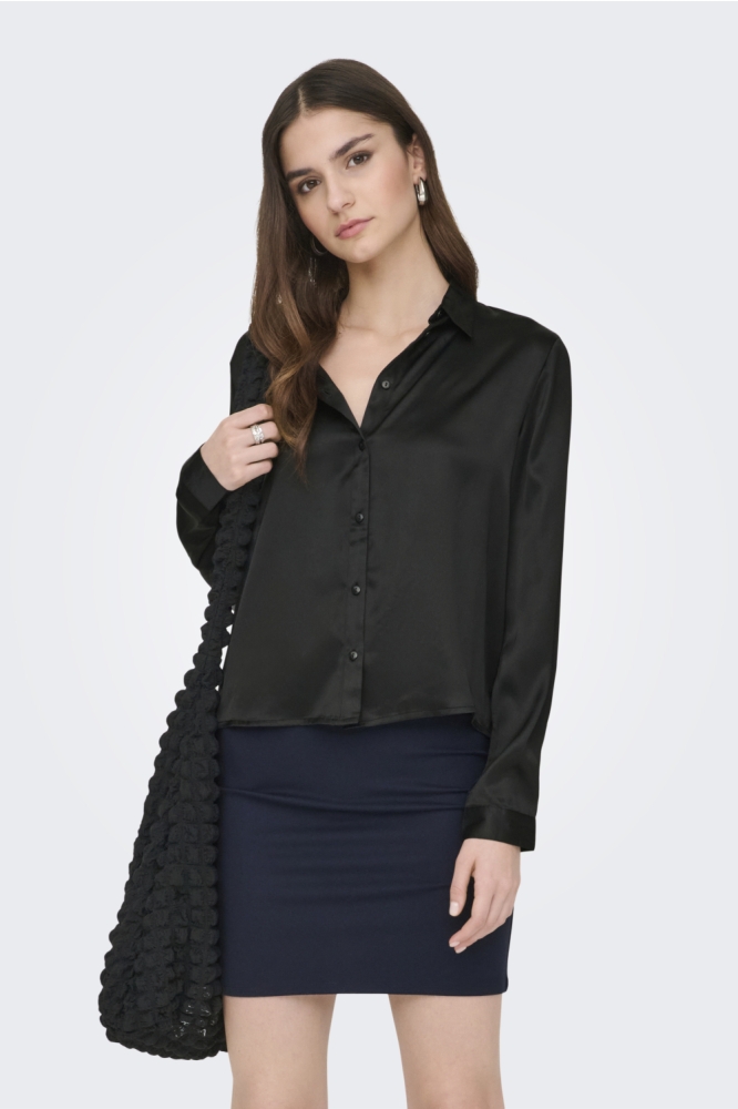 Jacqueline de Yong zwarte dames blouse | Model