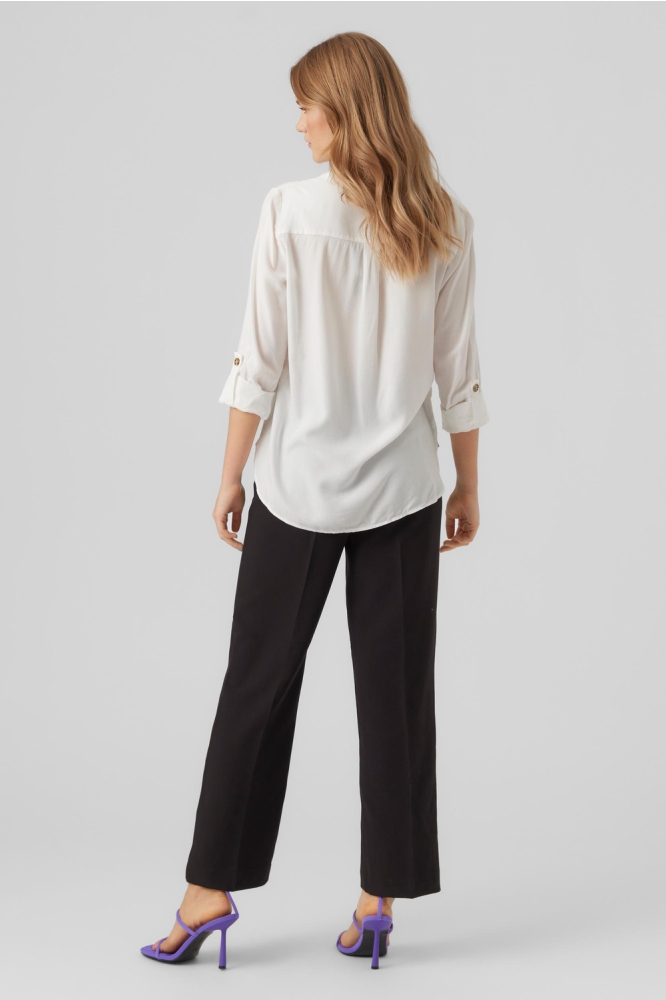 Vero Moda witte dames blouse | Model achteraanzicht