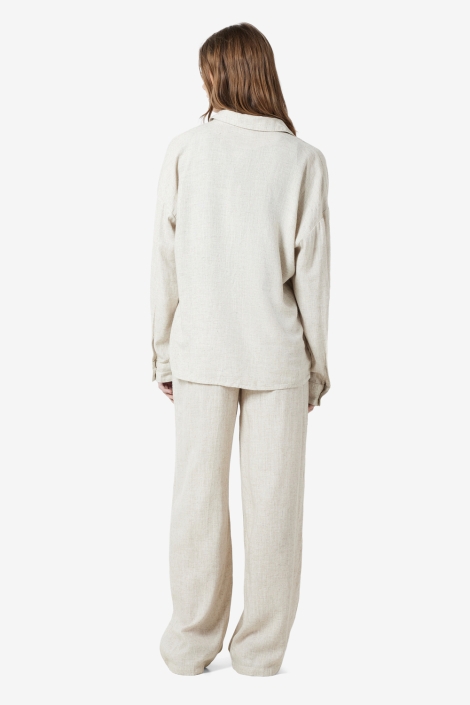 Noisy may beige dames blouse | Model achteraanzicht