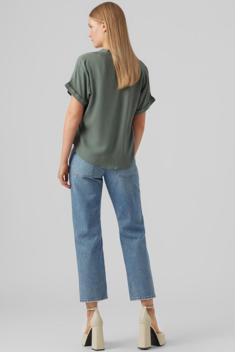 Vero Moda groene dames t-shirt | Model achteraanzicht