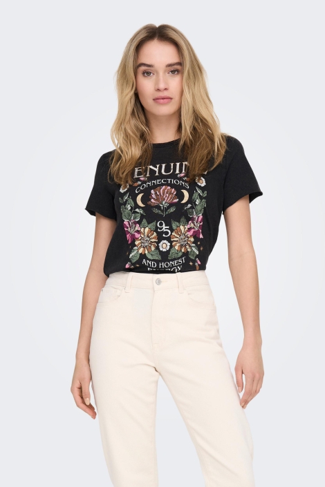 Only zwarte dames t-shirt | Model vooraanzicht