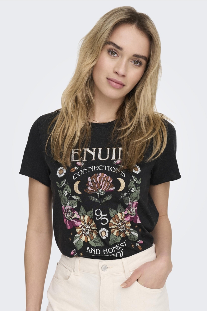 Only zwarte dames t-shirt | Model vooraanzicht