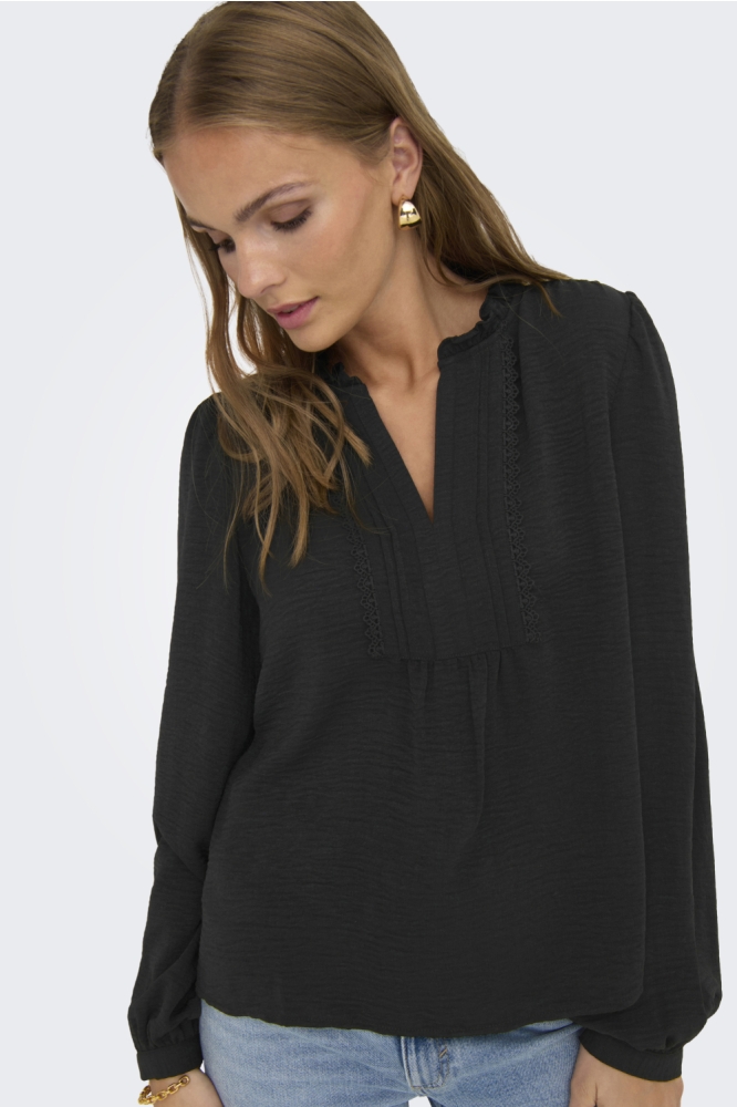 Jacqueline de Yong zwarte dames t-shirt | Model vooraanzicht