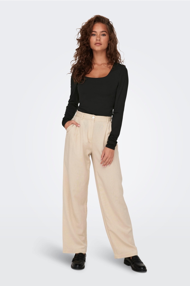 Only zwarte dames t-shirt | Model