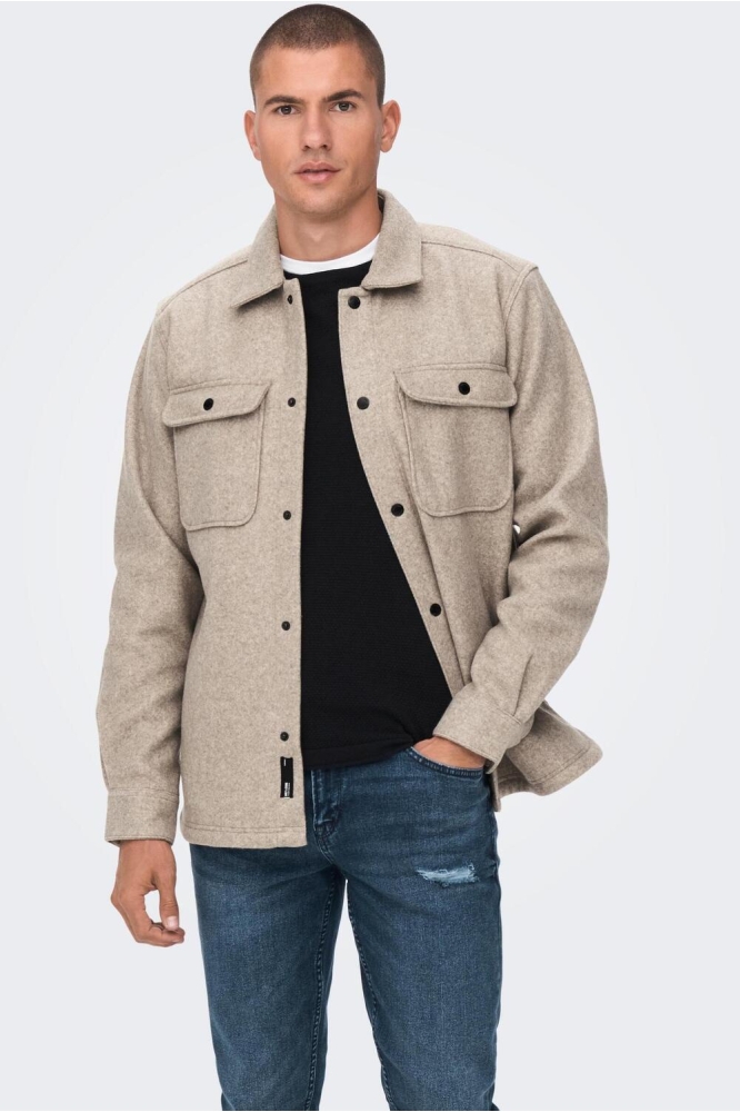 Only & Sons beige heren overhemd | Model vooraanzicht