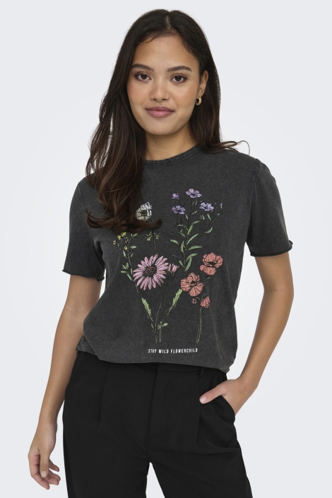 Only zwarte dames t-shirt | Model vooraanzicht