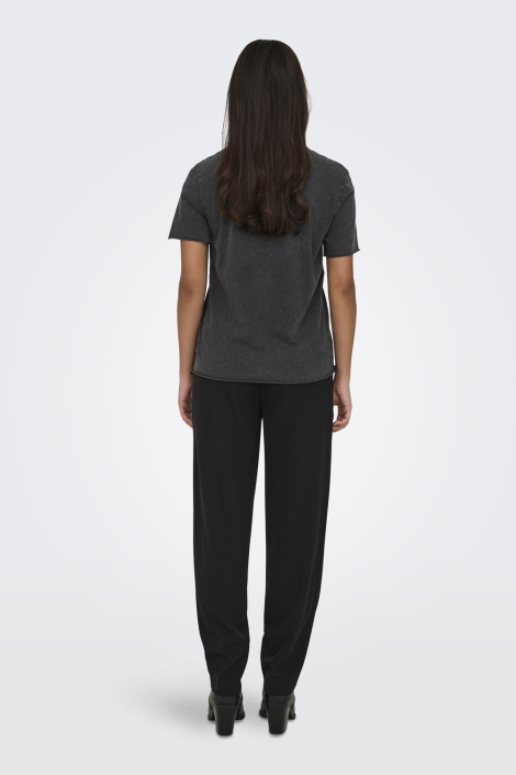 Only zwarte dames t-shirt | Model