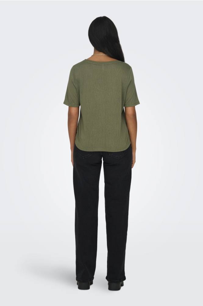 Only groene dames t-shirt | Model