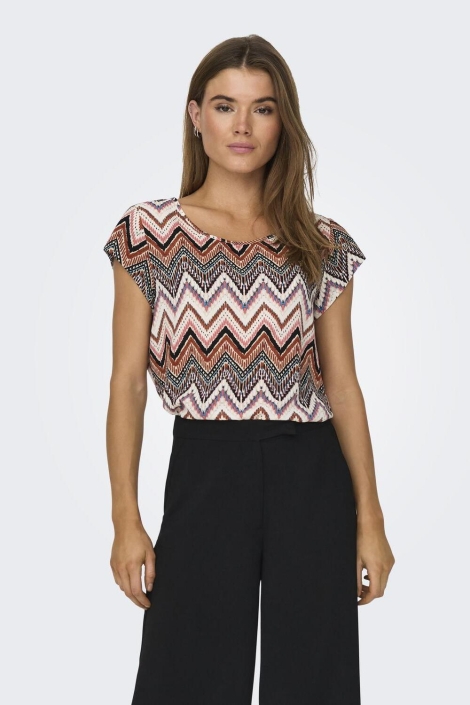 Only multi color dames t-shirt | Model vooraanzicht