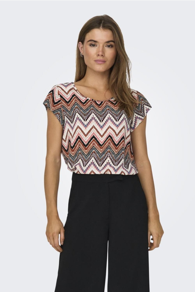 Only multi color dames t-shirt | Model vooraanzicht