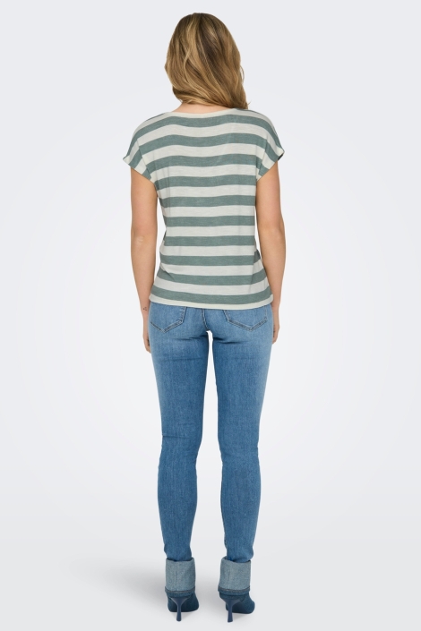 Only groene dames t-shirt | Model