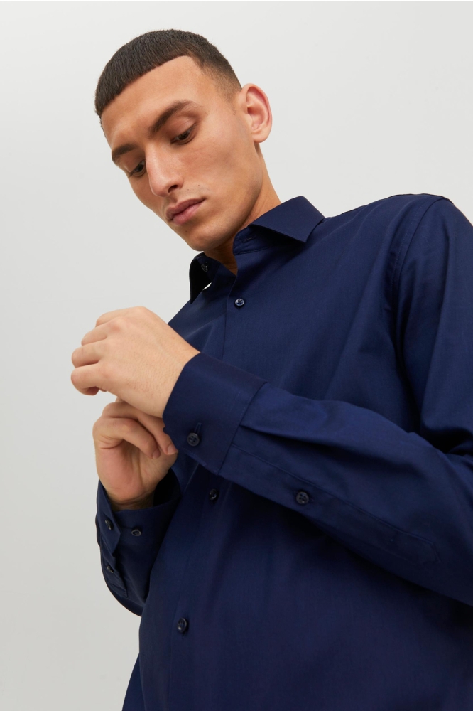 Jack & Jones blauwe heren overhemd | Model vooraanzicht
