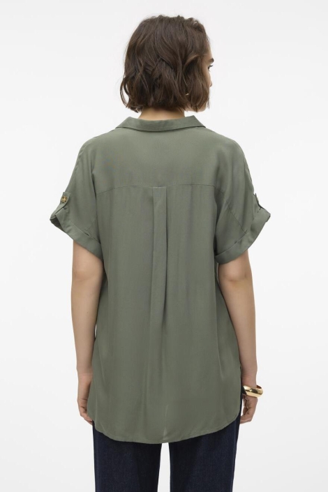 Vero Moda groene dames blouse | Model achteraanzicht
