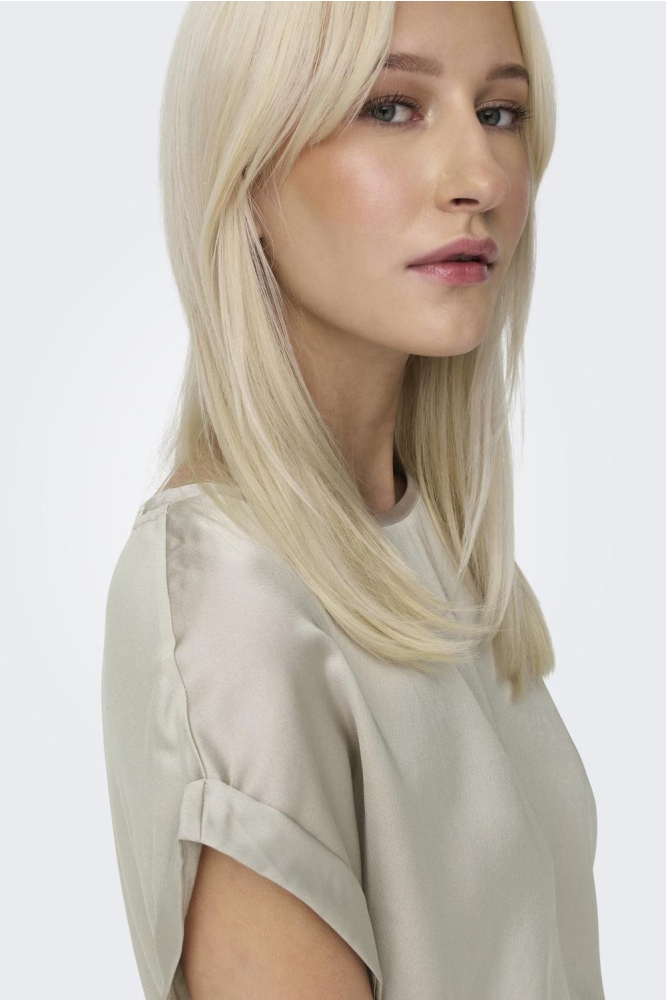 Only beige dames t-shirt | Close up