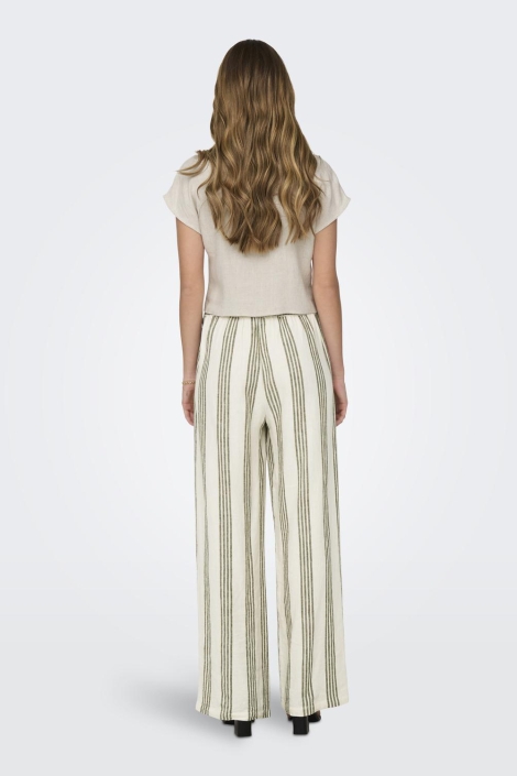 Only beige dames blouse | Model achteraanzicht