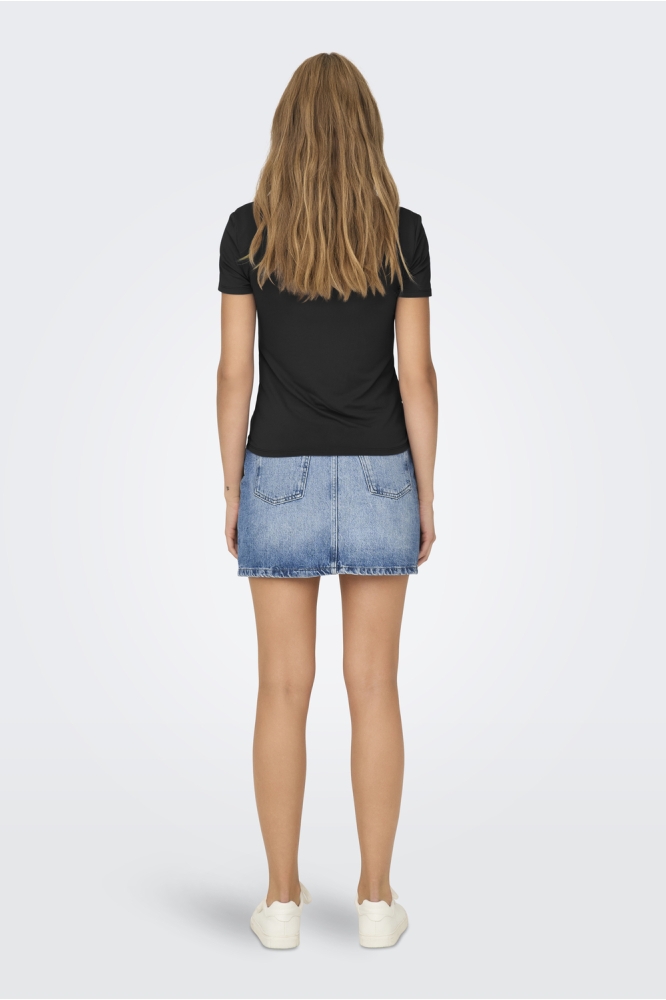 Only zwarte dames t-shirt | Model achteraanzicht