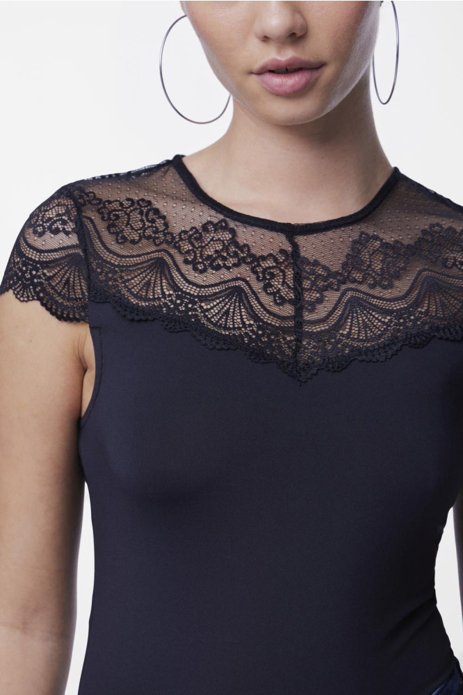 Pieces zwarte dames t-shirt | Close up