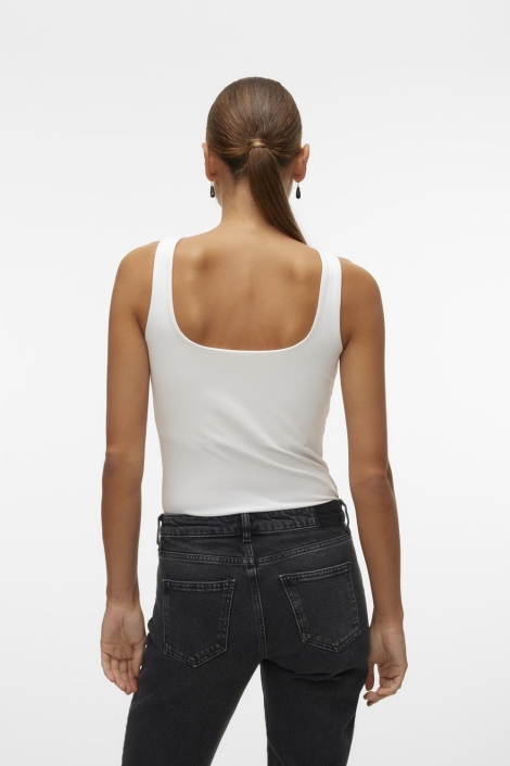 Vero Moda witte dames top | Model achteraanzicht