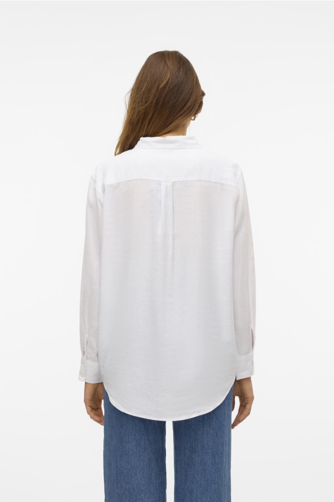 Vero Moda witte dames blouse | Model achteraanzicht