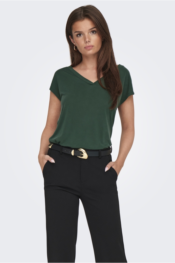 Only groene dames t-shirt | Model vooraanzicht
