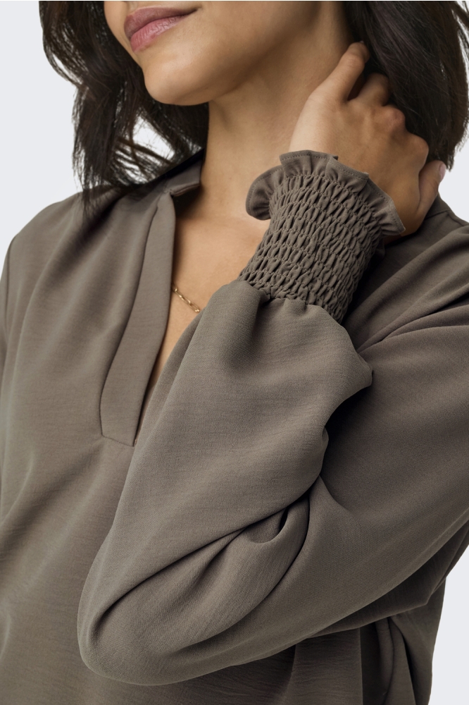 Only bruine dames blouse | Close up