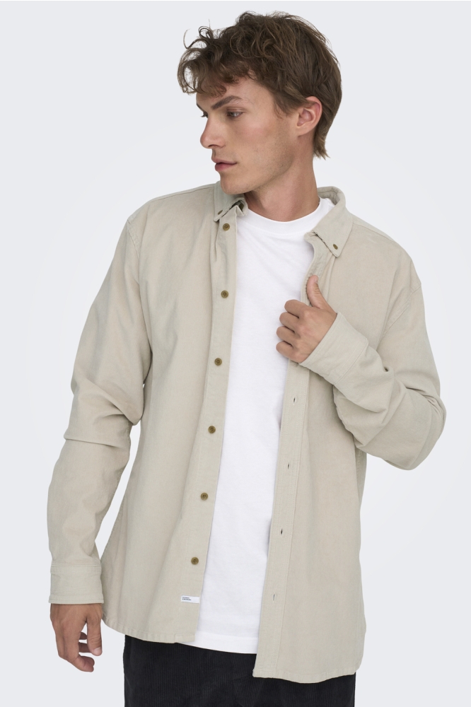 Only & Sons beige heren overhemd | Model vooraanzicht
