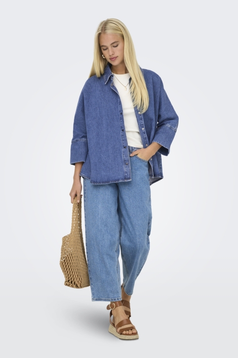 Only blauwe dames blouse | Model vooraanzicht