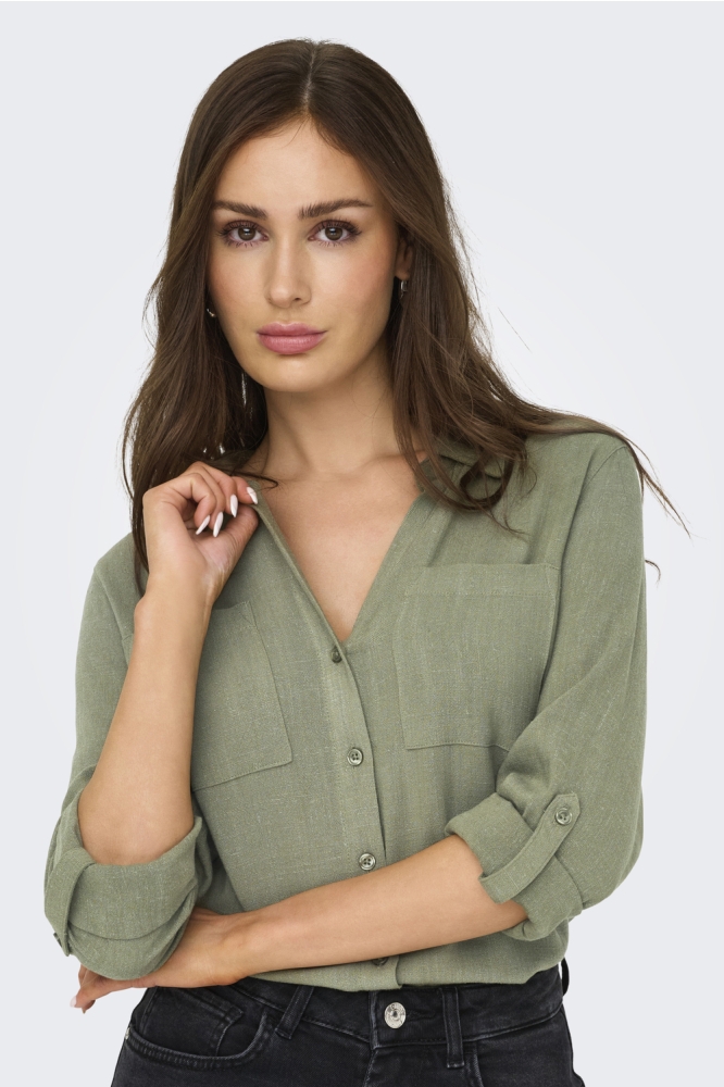 Only groene dames blouse | Model vooraanzicht