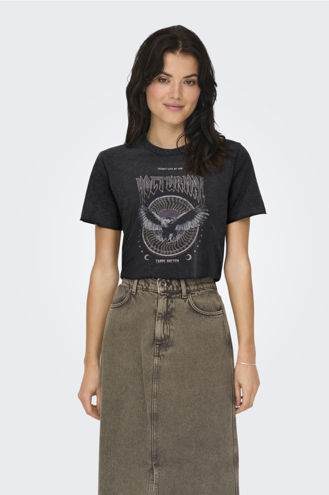 Only zwarte dames t-shirt | Model vooraanzicht