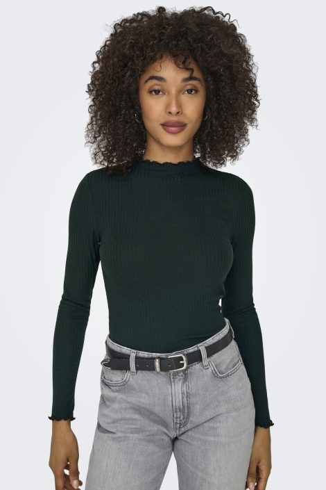 Only groene dames t-shirt | Model vooraanzicht