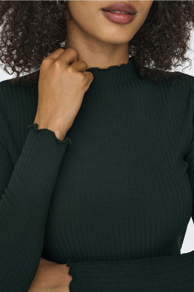 Only groene dames t-shirt | Close up