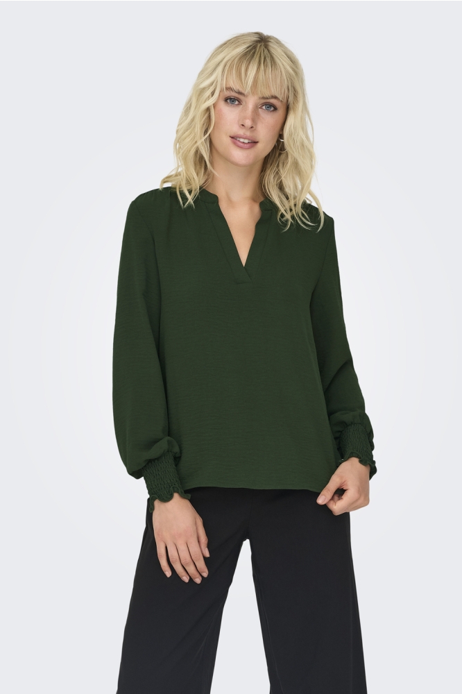 Only groene dames blouse | Model vooraanzicht