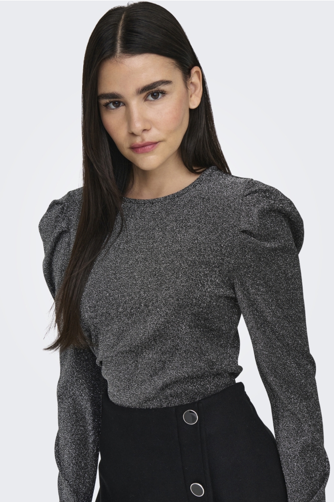 Only zwarte dames t-shirt | Model vooraanzicht