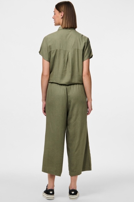 Pieces groene dames blouse | Model achteraanzicht