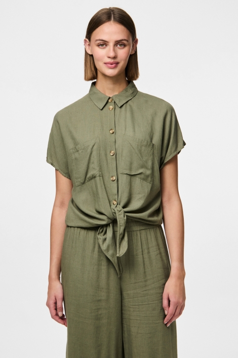 Pieces groene dames blouse | Model vooraanzicht
