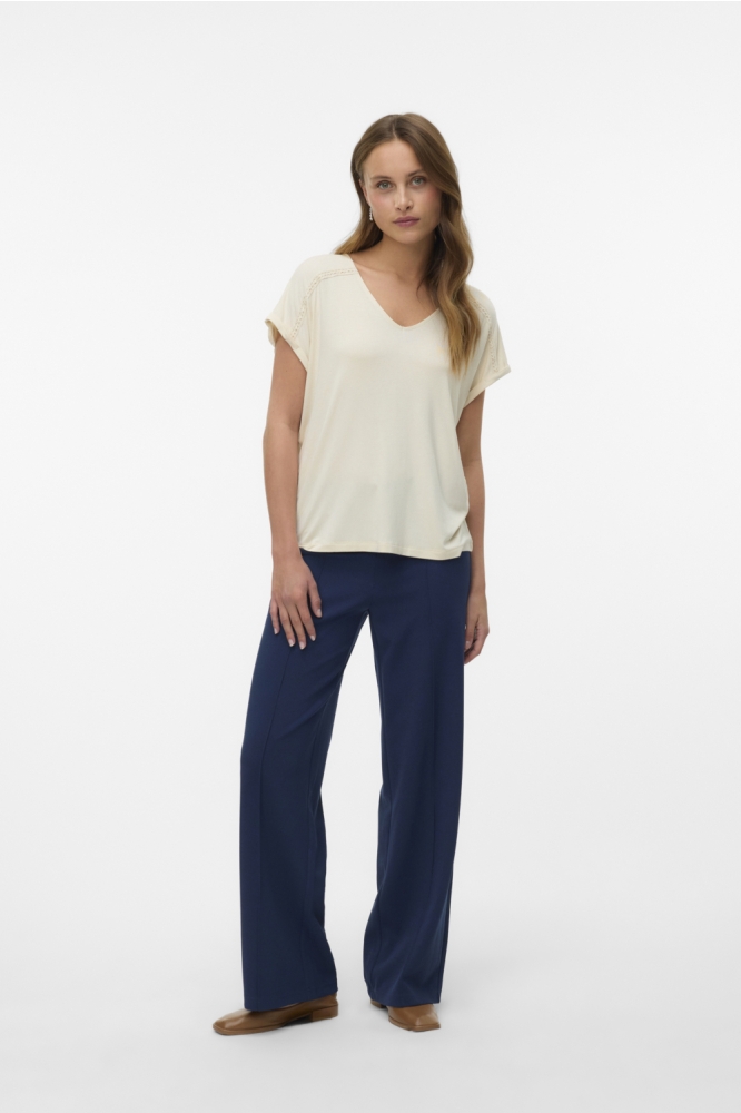 Vero Moda beige dames t-shirt | Model vooraanzicht