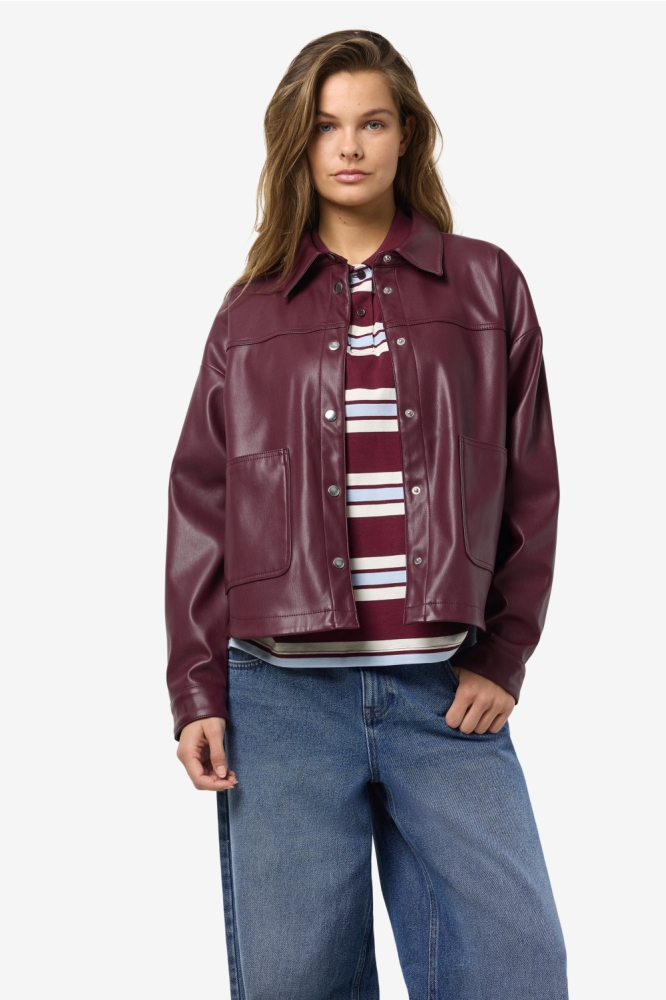 Noisy may bordeaux dames blouse | Model vooraanzicht