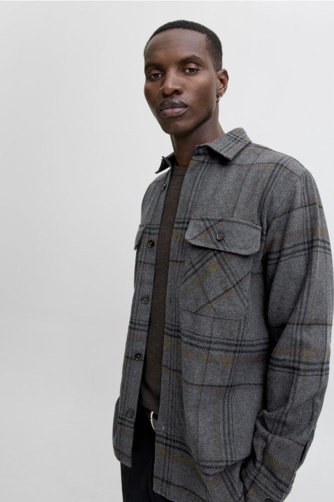 Jack & Jones grijze heren overhemd | Model vooraanzicht