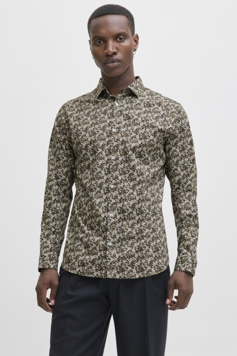 Jack & Jones bruine heren overhemd | Model vooraanzicht