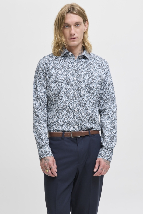 Jack & Jones blauwe heren overhemd | Model vooraanzicht