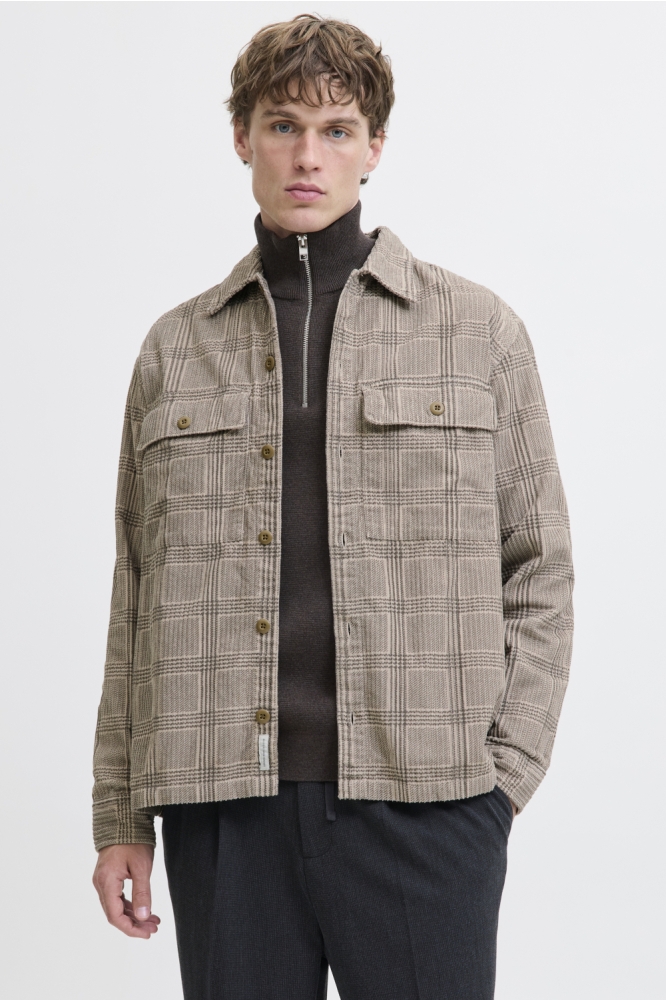 Jack & Jones beige heren overhemd | Model vooraanzicht