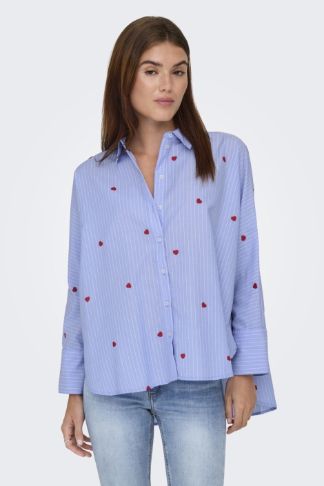 Only blauwe dames blouse | Model vooraanzicht