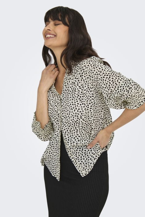 Only ecru dames blouse | Model vooraanzicht