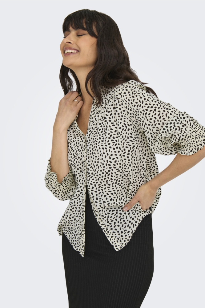 Only ecru dames blouse | Model vooraanzicht